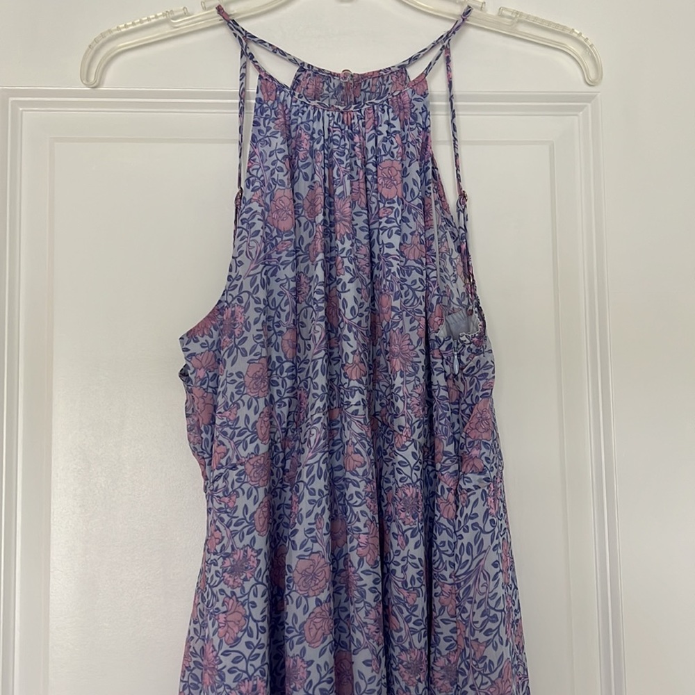 A PEA IN THE POD MAXI DRESS. Floral print maternity dress. Size medium.